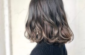 服装が暗くなるので